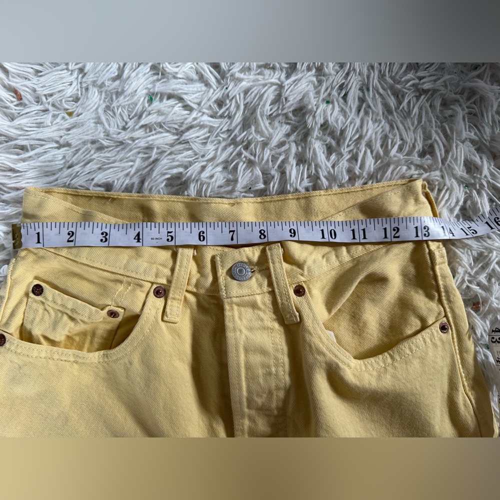 Levi's yellow Button-Fly Jeans - Picture 4 of 11
